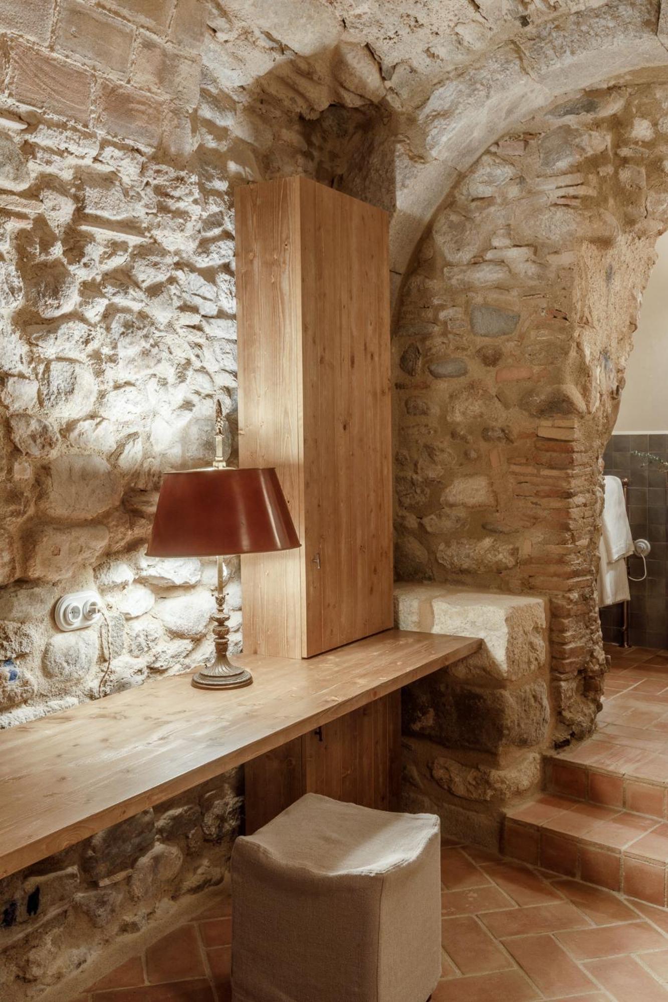 Hotel Castell De Vallgornera Peralada Eksteriør bilde