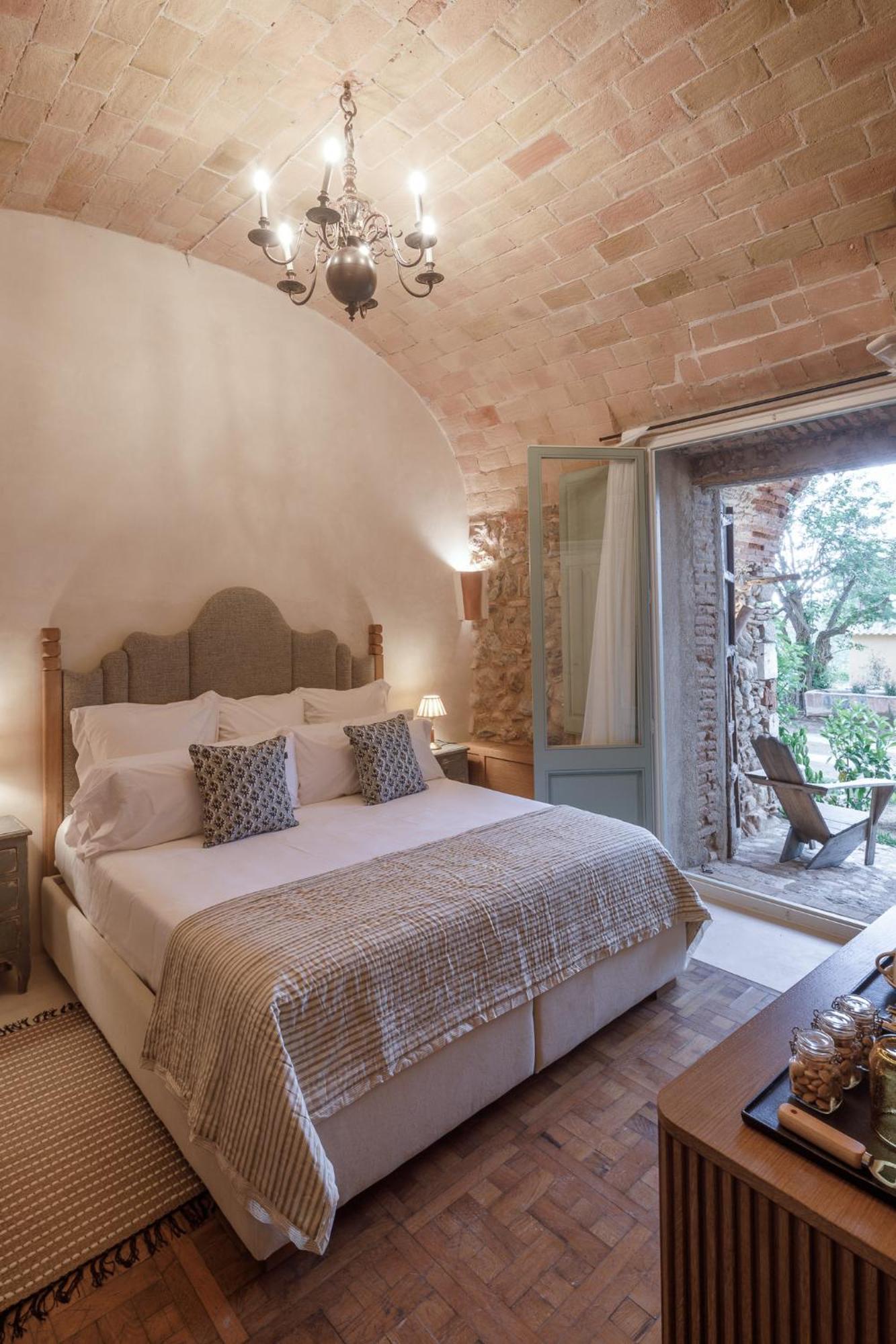 Hotel Castell De Vallgornera Peralada Eksteriør bilde