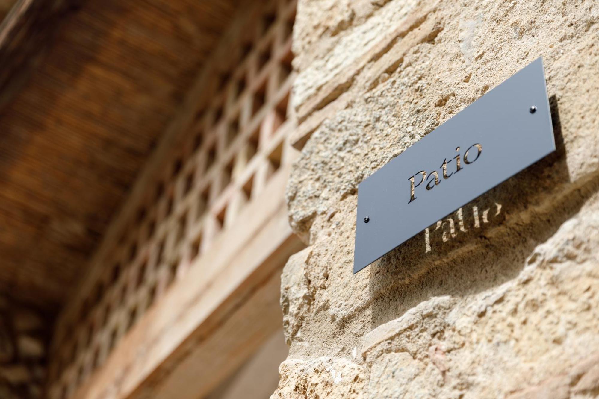 Hotel Castell De Vallgornera Peralada Eksteriør bilde